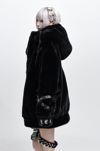 Beautifully Finished Coat in a Timeless Design