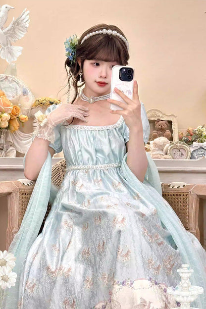 Finely Styled Dress with a Classic Vintage Look