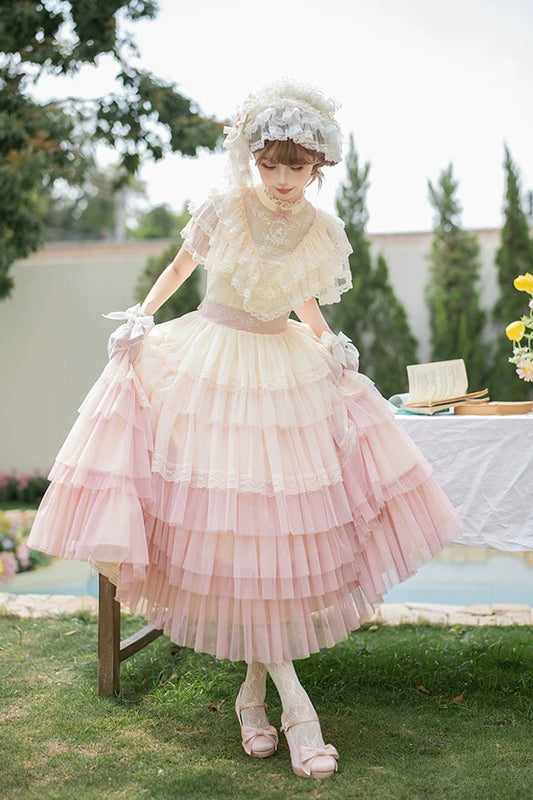 Finely Styled Dress with a Classic Vintage Look