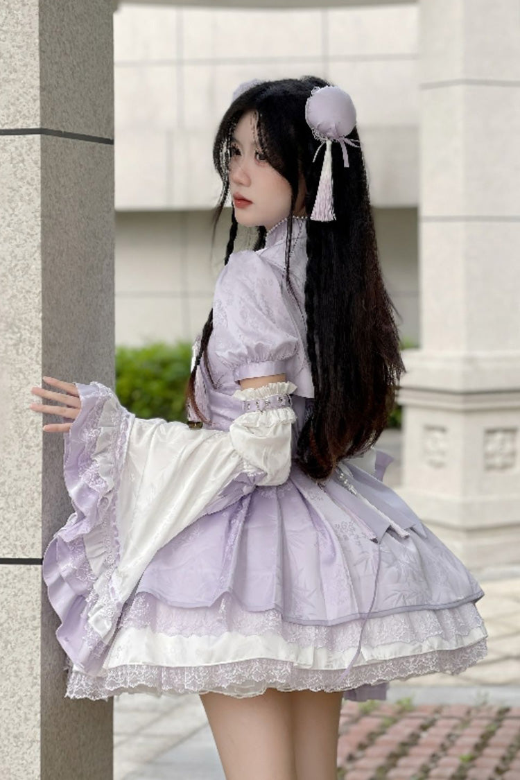 Finely Styled Dress with a Classic Vintage Look