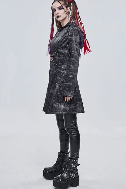 Finely Styled Coat with a Classic Vintage Look