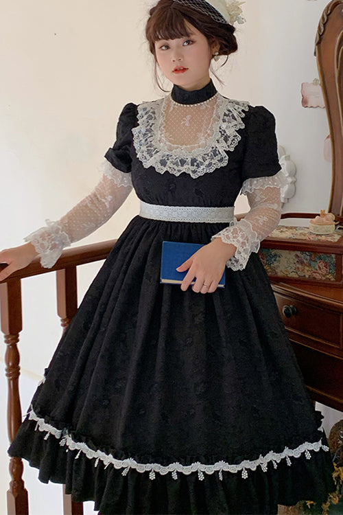 Beautifully Finished Dress in a Timeless Design