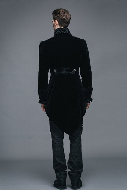 Beautifully Finished Coat in a Timeless Design