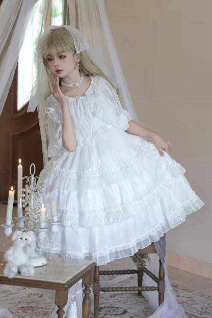 Subtly Elegant Dress with a Refined Vintage Look