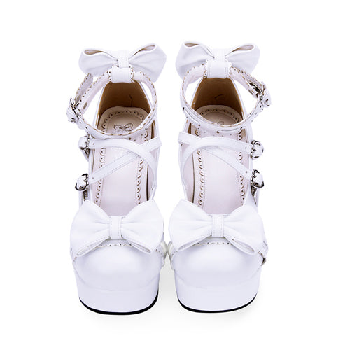 Effortlessly Elegant Shoes with a Timeless Design