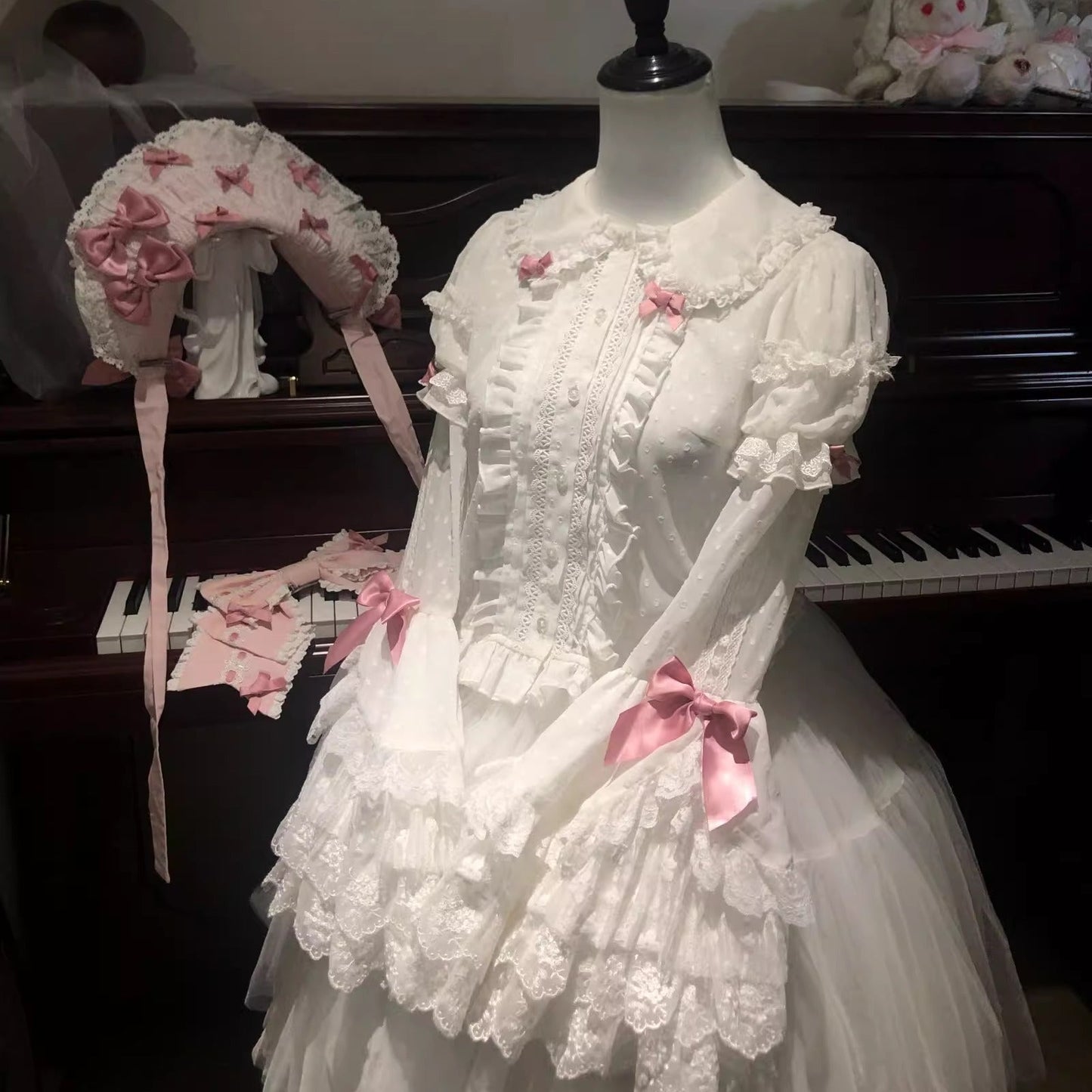 [pre-order] Lily's Tea Party Antique Lolita Dress Complete