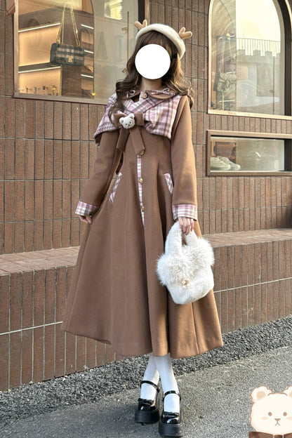 Subtly Elegant Coat with a Refined Vintage Look
