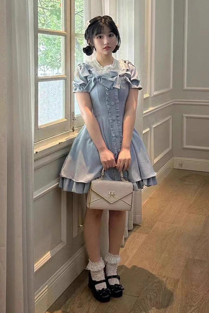 Effortlessly Elegant Dress with a Timeless Design