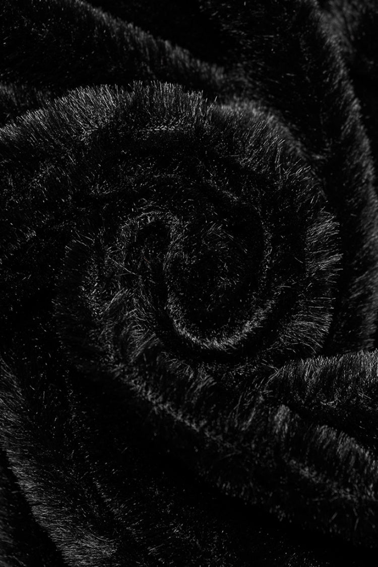 Beautifully Finished Coat in a Timeless Design