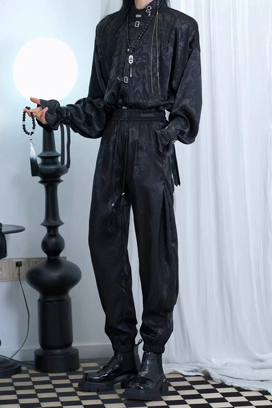 Effortlessly Elegant Pants with a Timeless Design