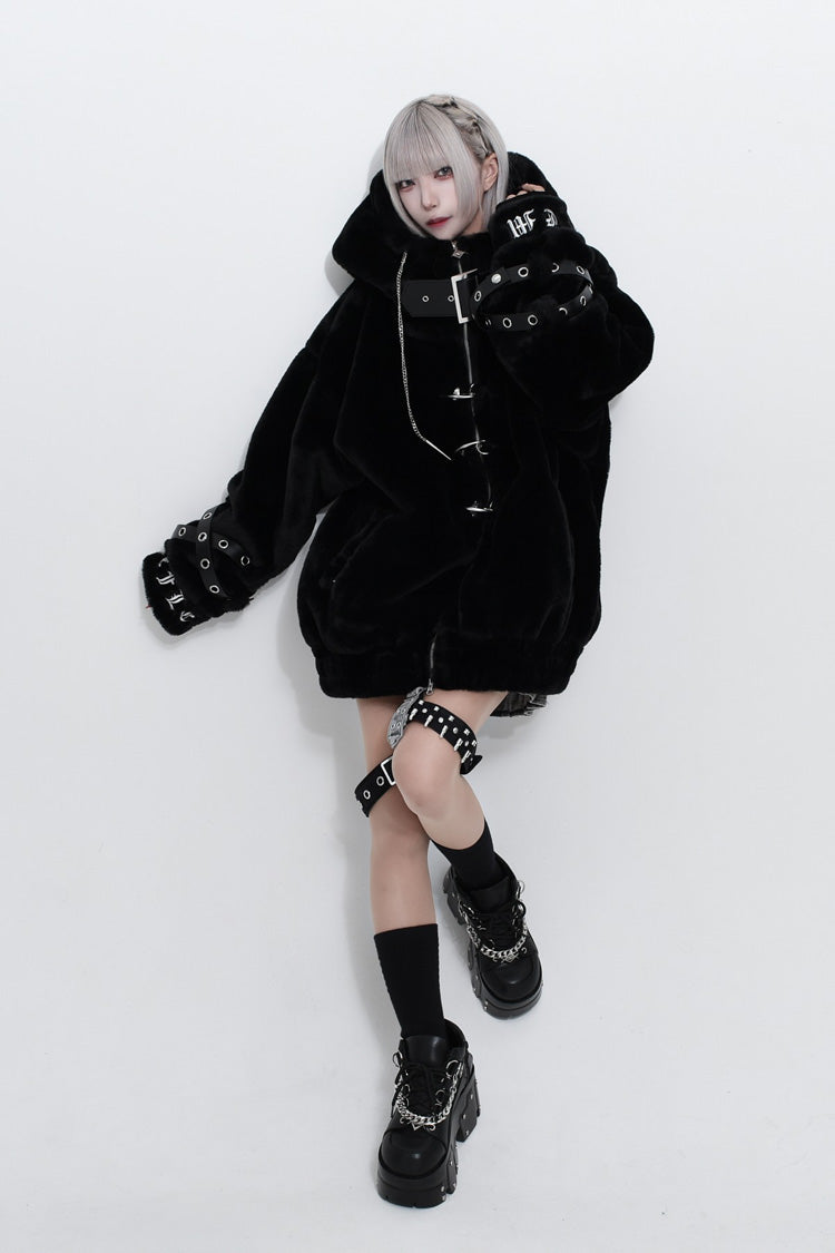 Beautifully Finished Coat in a Timeless Design