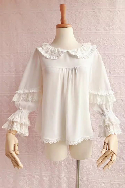 Casually Elegant Blouse with a Refined Edge