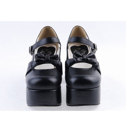 Effortlessly Elegant Shoes with a Timeless Design