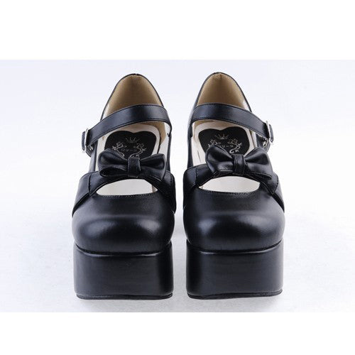 Effortlessly Elegant Shoes with a Timeless Design