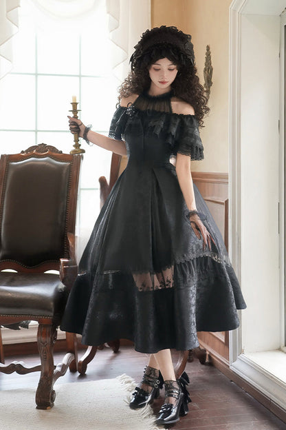 Finely Styled Dress with a Classic Vintage Look