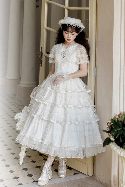 Finely Styled Dress with a Classic Vintage Look