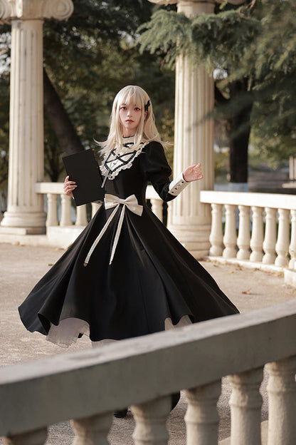 Effortlessly Elegant Dress with a Timeless Design