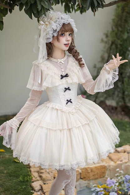 Finely Styled Dress with a Classic Vintage Look