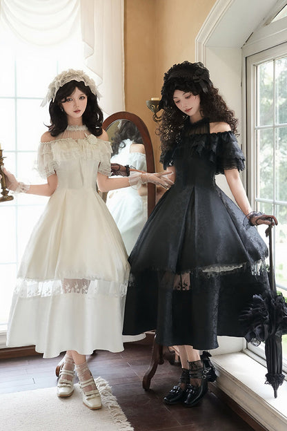 Finely Styled Dress with a Classic Vintage Look