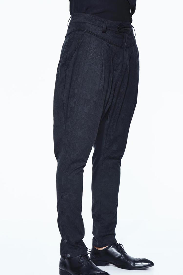 Classic Designed Pants in a Timeless Cut
