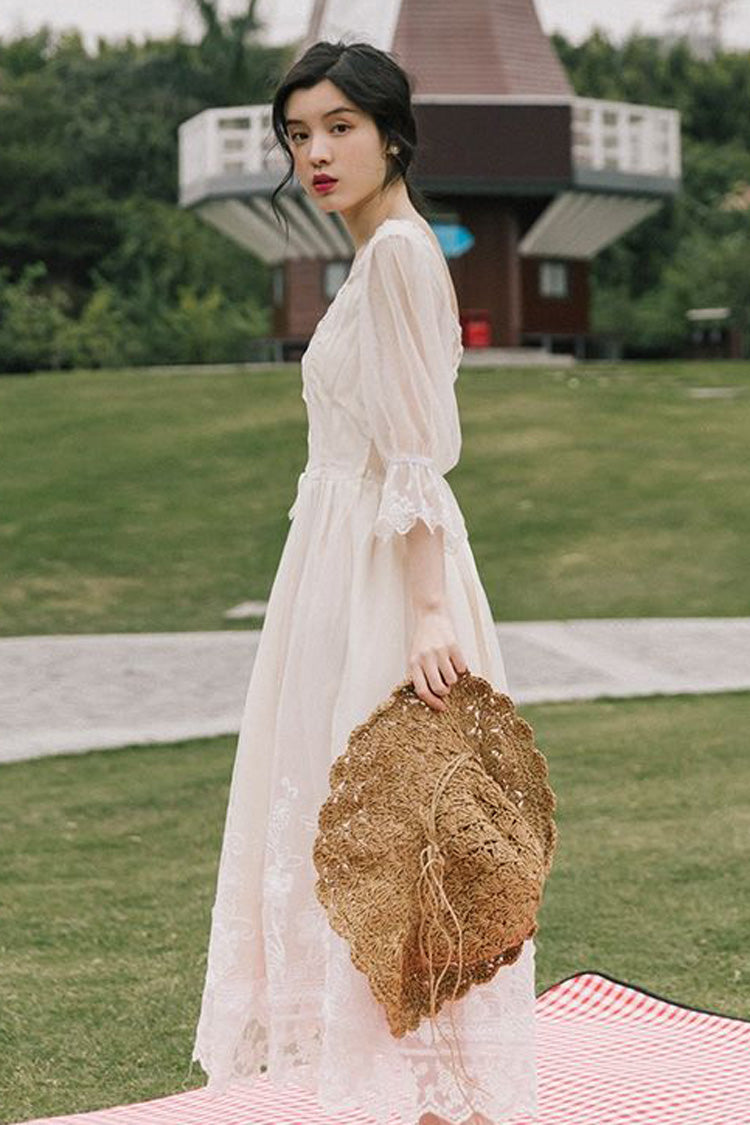 Classic Vintage Dress with a Flattering Fit