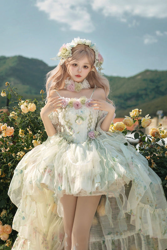 Finely Styled Dress with a Classic Vintage Look