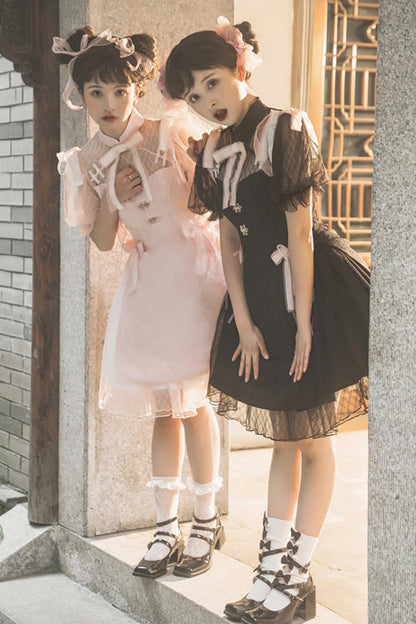 Finely Styled Dress with a Classic Vintage Look