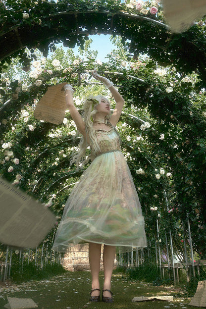 Subtly Elegant Dress with a Refined Vintage Look