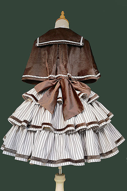 Finely Styled Dress with a Classic Vintage Look