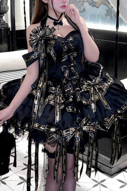 Finely Styled Dress with a Classic Vintage Look