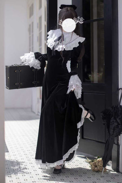 Effortlessly Elegant Dress with a Timeless Design