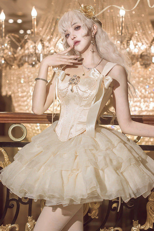 Finely Styled Dress with a Classic Vintage Look