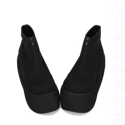 Beautifully Finished Boots in a Timeless Design