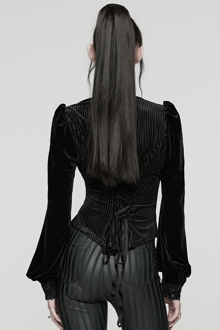 Beautifully Crafted Blouse in a Classic Style