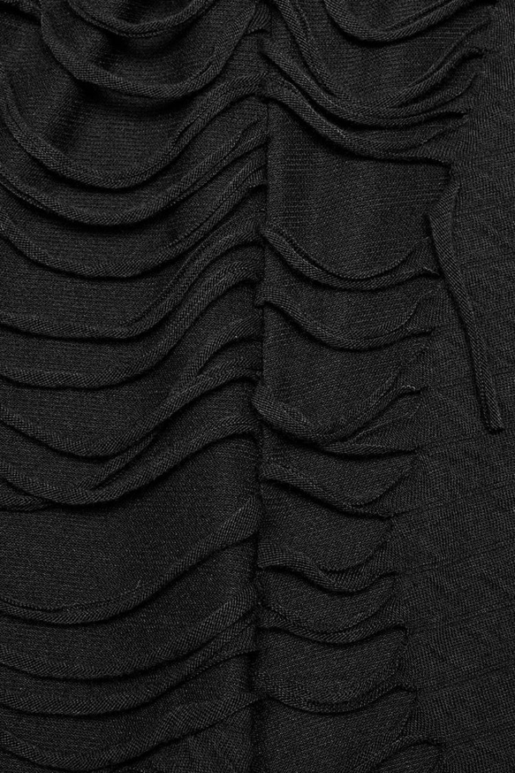 Effortlessly Elegant Pants with a Timeless Design