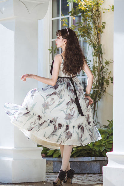 Classic Vintage Dress with a Flattering Fit