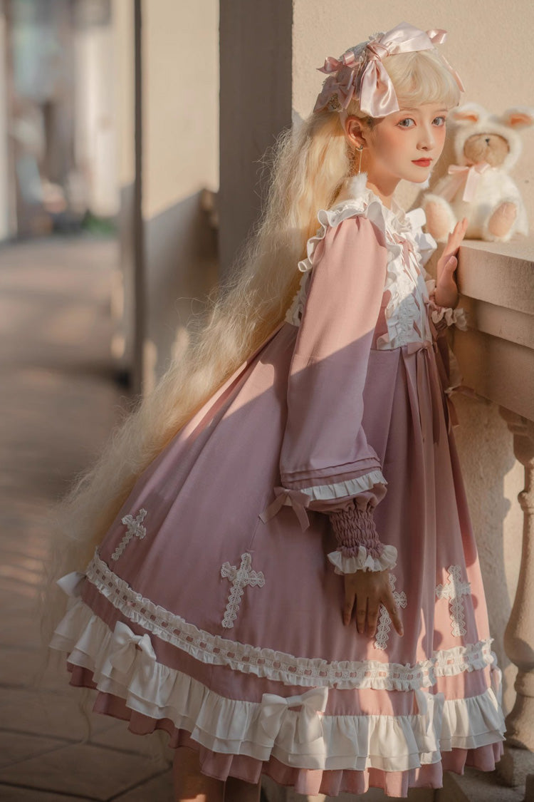 Finely Styled Dress with a Classic Vintage Look
