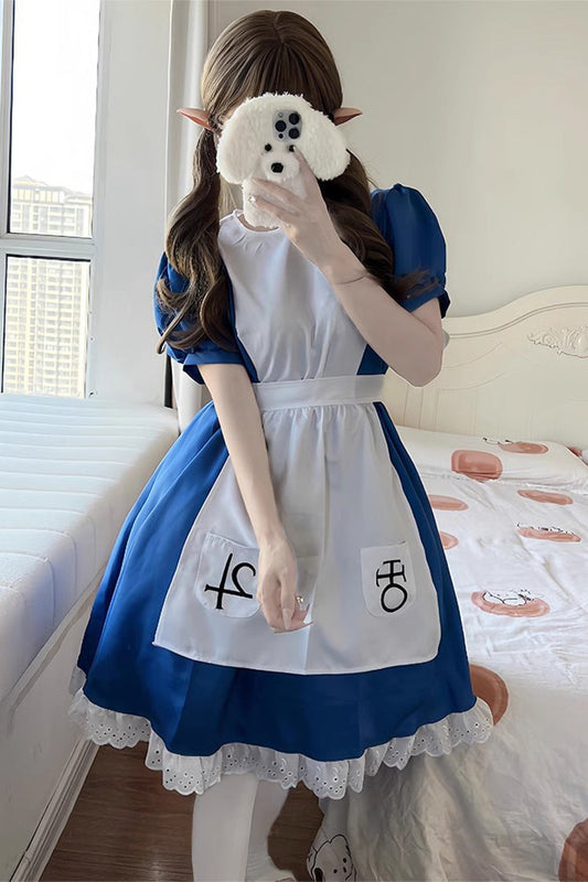 Finely Styled Dress with a Classic Vintage Look
