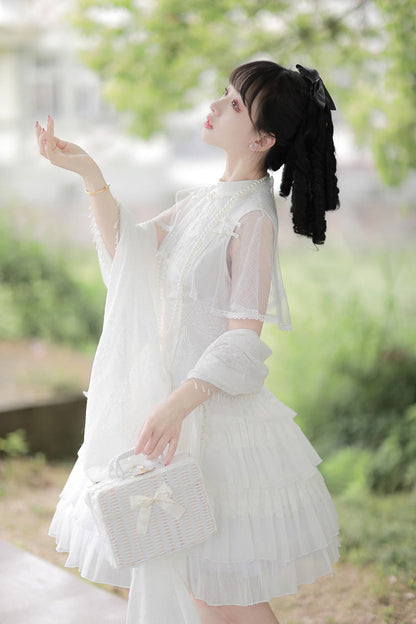 Finely Styled Dress with a Classic Vintage Look