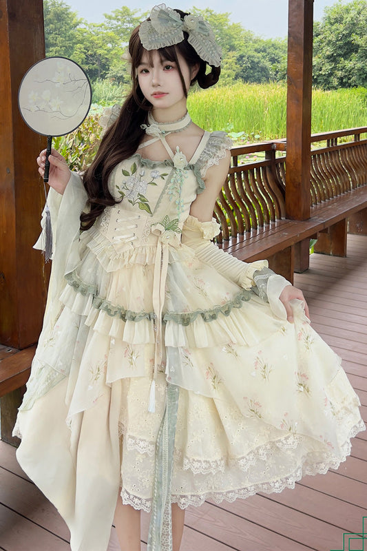 Finely Styled Dress with a Classic Vintage Look