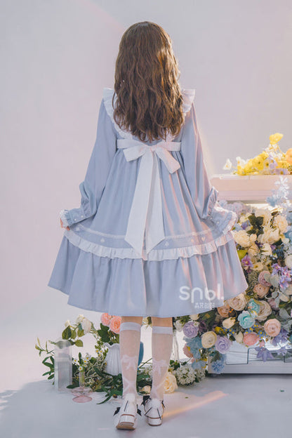 Finely Styled Dress with a Classic Vintage Look