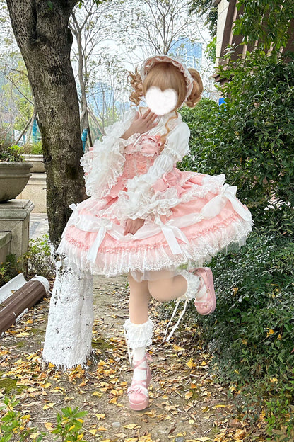 Finely Styled Dress with a Classic Vintage Look
