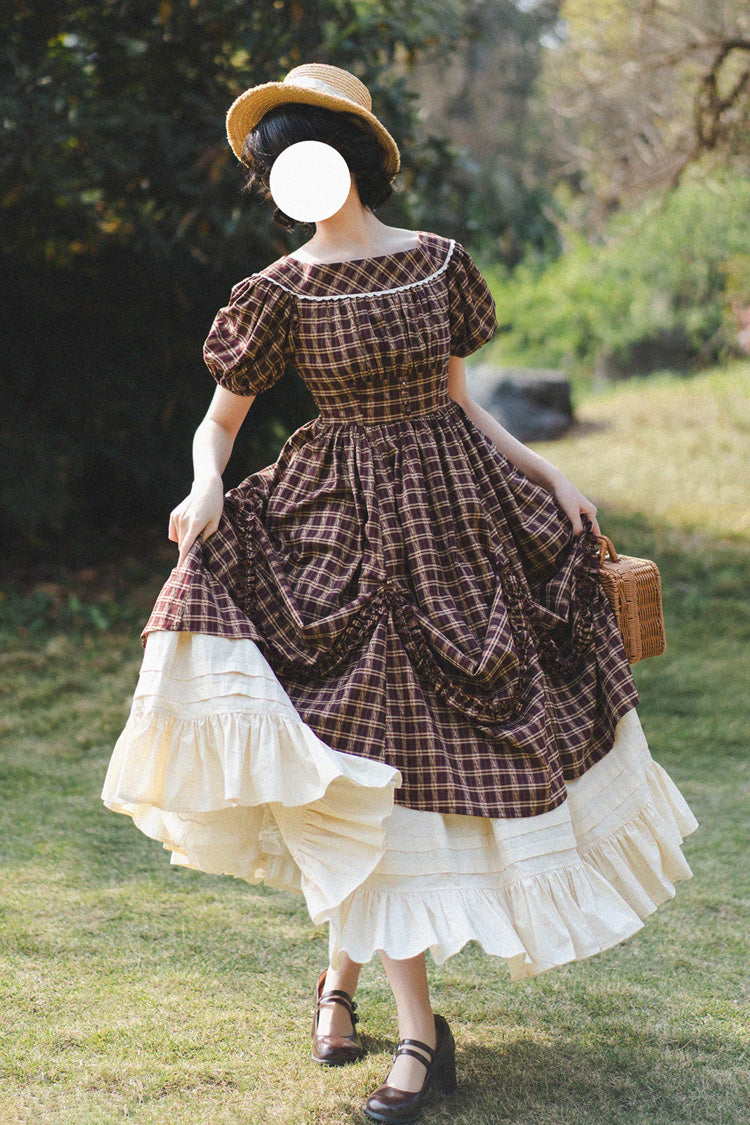 Finely Styled Dress with a Classic Vintage Look