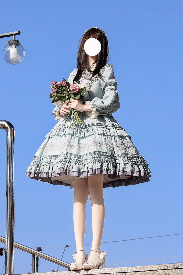 Finely Styled Dress with a Classic Vintage Look
