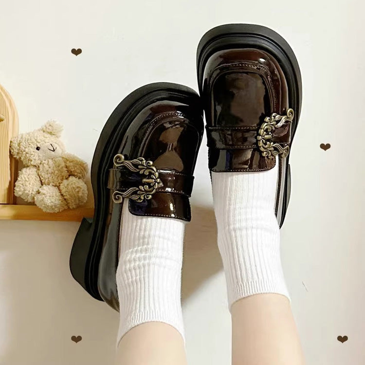Finely Styled Shoes with a Classic Vintage Look