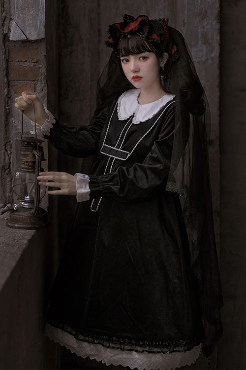 Beautifully Crafted Dress in a Classic Style