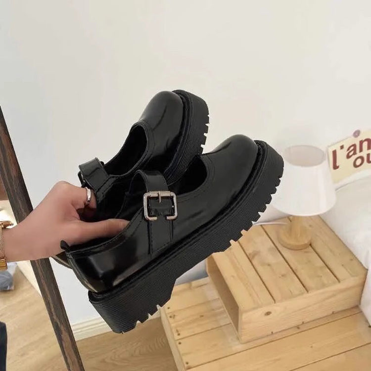 Thoughtfully Designed Shoes in a Timeless Style