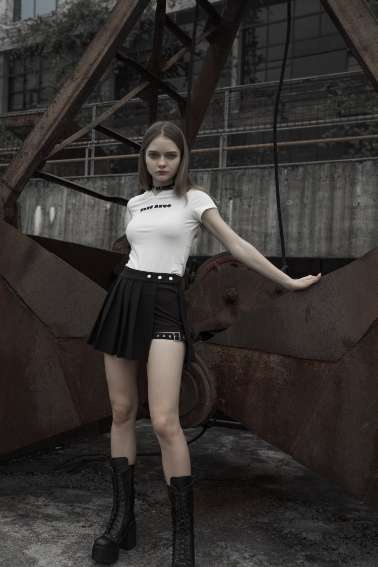 Casually Elegant Garment with a Refined Edge