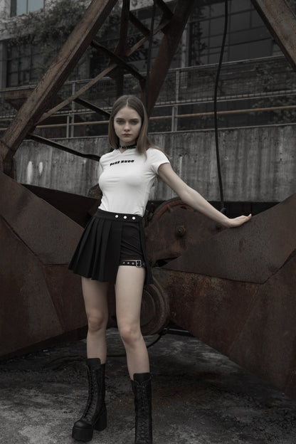 Casually Elegant Garment with a Refined Edge