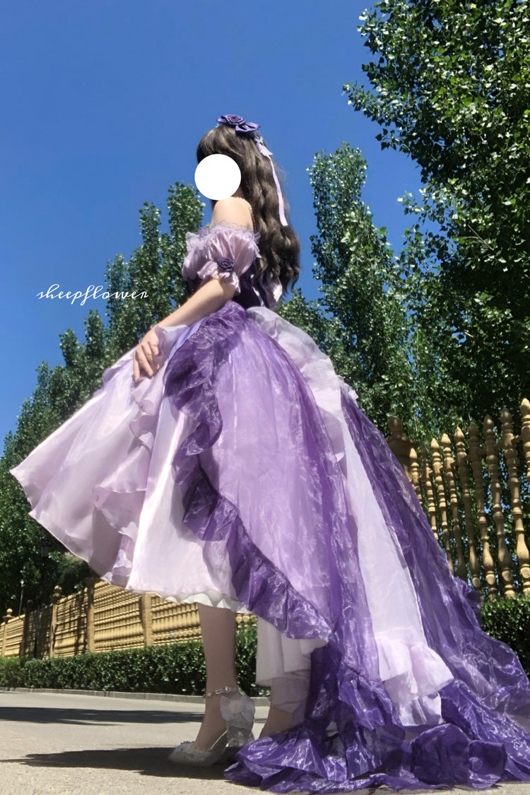 Finely Styled Dress with a Classic Vintage Look